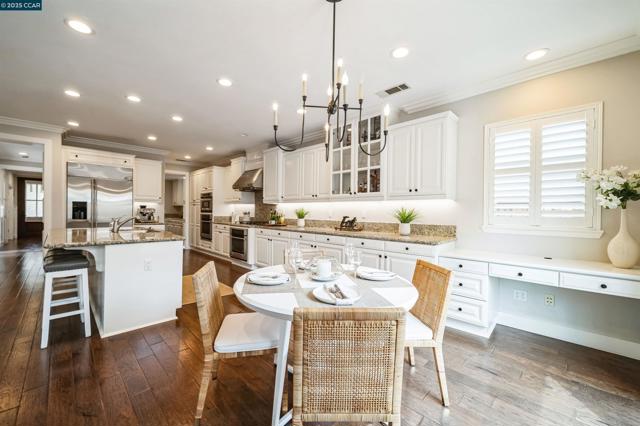 2261 Genoa St, Danville CA: https://media.crmls.org/mediaz/4fe45d50-7ba1-4c01-b096-205ce6412d41.jpg