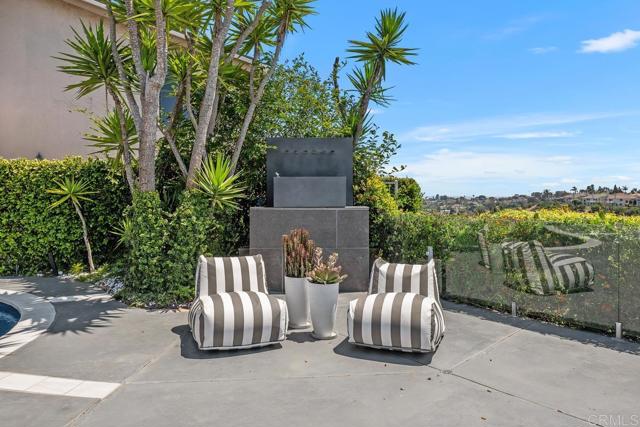 6544 Caminito Northland, La Jolla CA: https://media.crmls.org/mediaz/4fe5b30a-c279-416f-b4d2-7e9d9b91e19f.jpg
