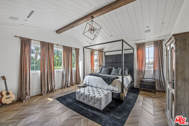726 N Alta Vista Boulevard, Los Angeles CA: https://media.crmls.org/mediaz/4fe5f63b-53ba-49a5-afdf-7ee71c55e360.jpg