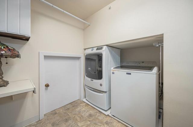 39 La Playa Street, Monterey CA: https://media.crmls.org/mediaz/4fe65585-1bc5-48f9-9b2b-7c17aa58efde.jpg