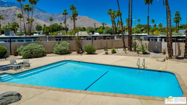784 Vista Chino, Palm Springs, California 92262, 3 Bedrooms Bedrooms, ,Condominium,For Sale,Vista Chino,24401113