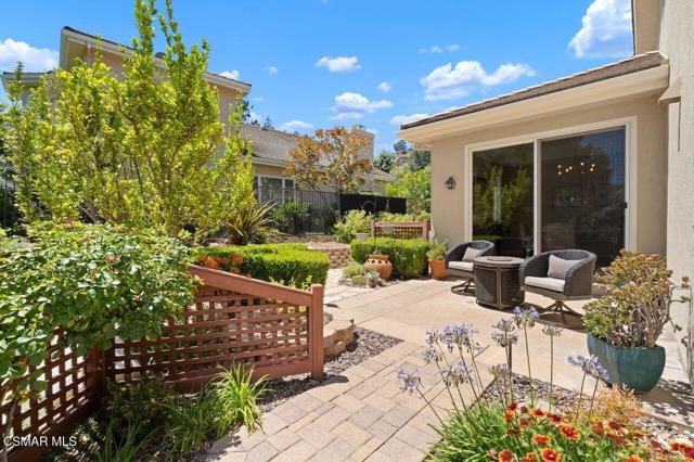 1706 Abbotsbury Street, Westlake Village CA: https://media.crmls.org/mediaz/4fe72c12-8675-41a3-a83a-6076c7813205.jpg