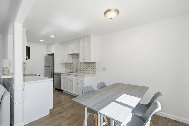 1687 Pentecost Way, San Diego CA: https://media.crmls.org/mediaz/4fe73276-097b-4643-8688-14aa3c1a304b.jpg