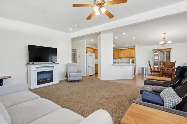 Detail Gallery Image 25 of 67 For 200 N El Camino Real #43,  Oceanside,  CA 92058 - 3 Beds | 2 Baths