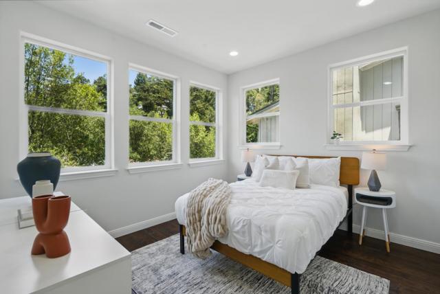 6868 Moore Drive, Oakland CA: https://media.crmls.org/mediaz/4fe77721-9f85-4c68-aa38-1e7fa0c7fc79.jpg