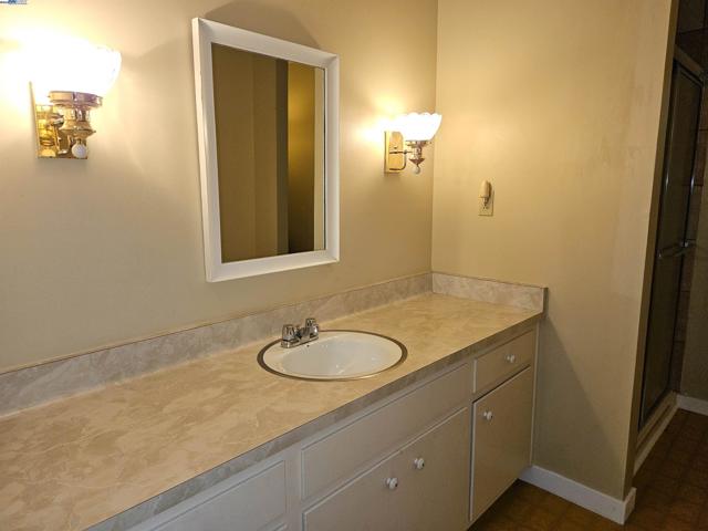 29625 Palomares Rd, Castro Valley CA: https://media.crmls.org/mediaz/4fe785dc-03fd-4ee1-8340-beba7e03e7f8.jpg