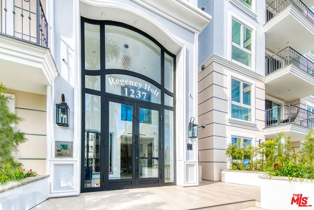 1237 S Holt Avenue #307