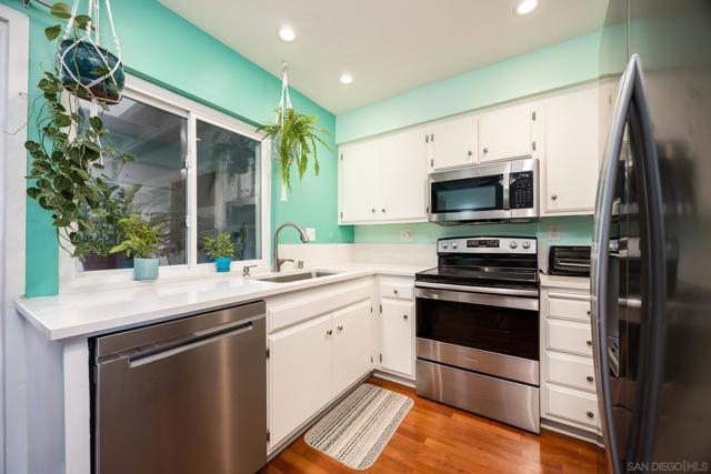 3839 Vista Campana S, Oceanside CA: https://media.crmls.org/mediaz/4fe7c150-7c62-4a29-a13b-6418982f3be3.jpg