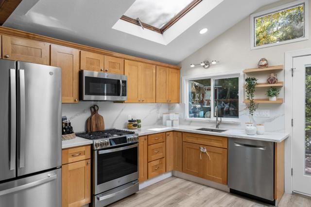 19495 Beardsley Road, Los Gatos CA: https://media.crmls.org/mediaz/4fe85861-fa64-426c-9747-1d82f989ed1c.jpg
