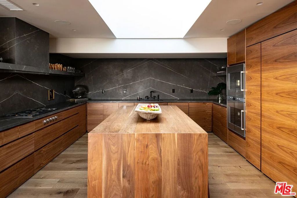 MLS #25580015 image #12