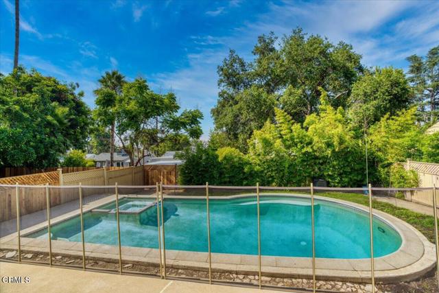 476 E Calaveras Street, Altadena CA: https://media.crmls.org/mediaz/4fe9f30d-e861-4608-9e9d-6450f33fb6d5.jpg