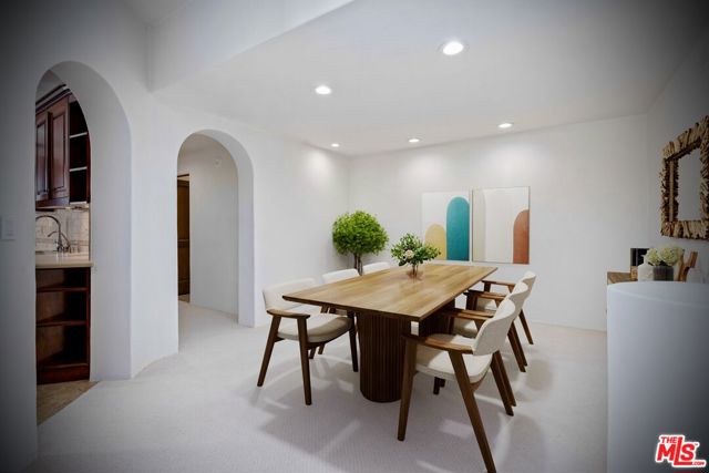15500 W Sunset Boulevard, Pacific Palisades CA: https://media.crmls.org/mediaz/4fea055c-f831-4576-a79a-b29d8bab4f19.jpg