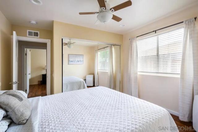 4435 Summer Dr, Oceanside CA: https://media.crmls.org/mediaz/4fea57fe-03d3-49a0-bf76-2e79ad163cd2.jpg