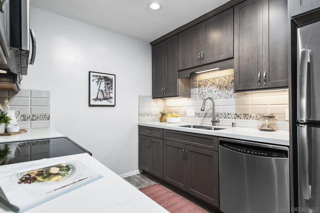 5015 Cape May Ave, San Diego CA: https://media.crmls.org/mediaz/4feb3457-5d59-41a0-805a-c49d60d7a485.jpg