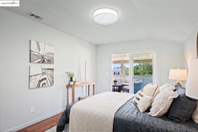 5136 Rain Cloud Dr, Richmond CA: https://media.crmls.org/mediaz/4feb3e91-b108-485a-b9ae-4f9d04694b08.jpg
