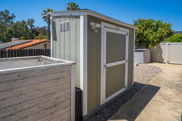 23847 Norte Dr, Ramona CA: https://media.crmls.org/mediaz/4feba069-c09f-4093-b650-80924adf20e9.jpg