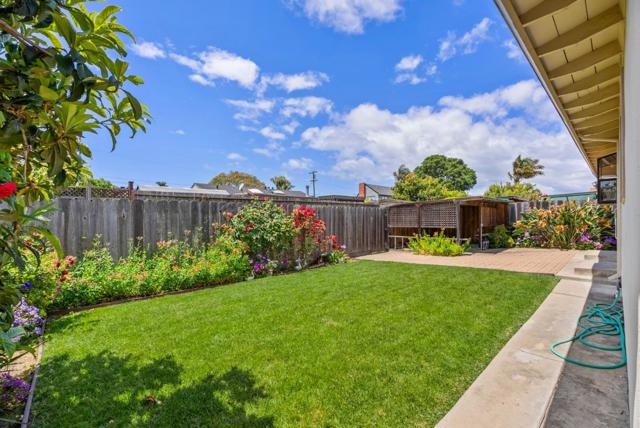 41 Bronson Street, Watsonville CA: https://media.crmls.org/mediaz/4fec0f9a-cefc-438f-96f6-1aa23292ebec.jpg