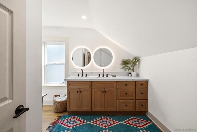1203 N Normandie Ave, Los Angeles CA: https://media.crmls.org/mediaz/4fee1447-aa32-42f0-8815-dc10bb3c22fd.jpg