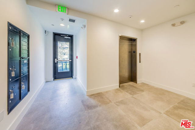214 S Westmoreland Avenue, Los Angeles CA: https://media.crmls.org/mediaz/4fee59d6-5ea5-49ff-ae7a-f2d0ed6eb89e.jpg