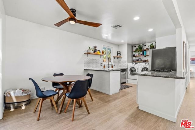 1808 E Francis Drive, Palm Springs CA: https://media.crmls.org/mediaz/4feeb555-641c-404a-ae54-5ac38258f0d0.jpg