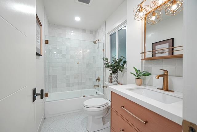 4346 Short Hill Road, Oakland CA: https://media.crmls.org/mediaz/4ff08cda-268b-44b4-aabc-2baf8af2f458.jpg