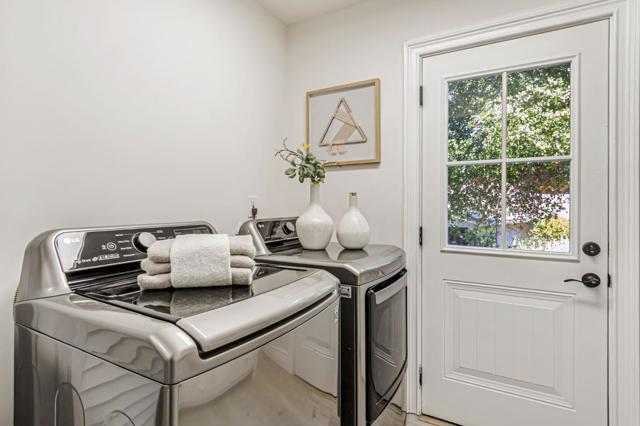 19680 Crestbrook Drive, Saratoga CA: https://media.crmls.org/mediaz/4ff0e556-6bae-435b-88f2-51f545aa882c.jpg