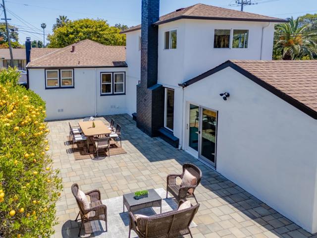 1032 Toyon Drive, Burlingame CA: https://media.crmls.org/mediaz/4ff13133-62d0-4ba0-adea-bb3dabcf26a1.jpg