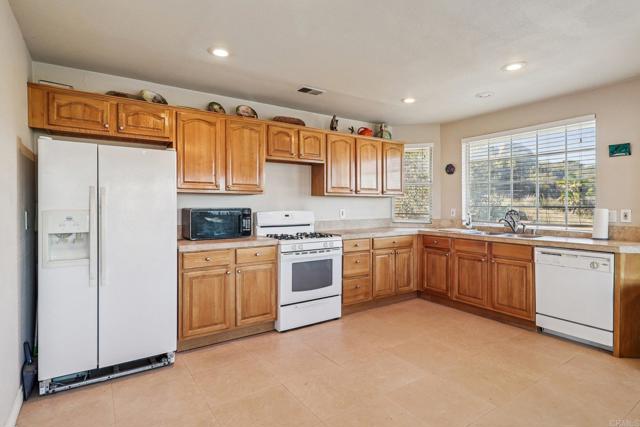 Detail Gallery Image 16 of 68 For 25749 Potrero Valley Rd, Potrero,  CA 91963 - 3 Beds | 2 Baths