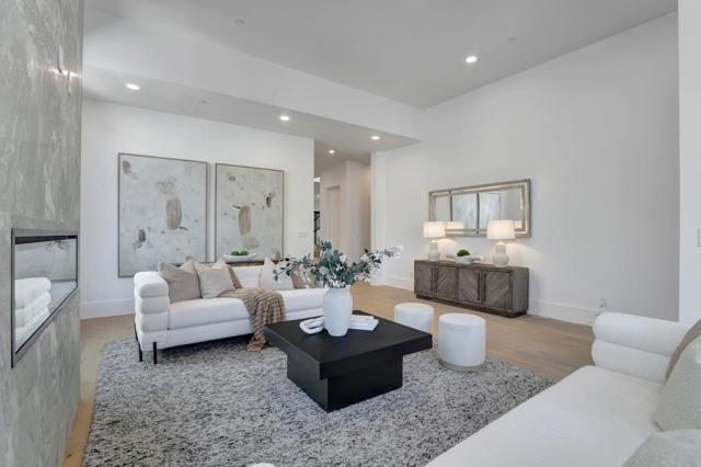 546 9th Avenue, Menlo Park CA: https://media.crmls.org/mediaz/4ff1ba80-53e2-450f-aa54-7ac9357abd4a.jpg