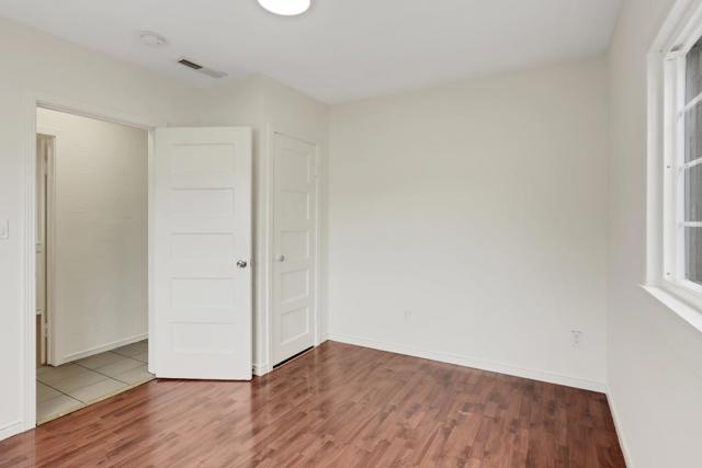 213 7th Street, Oakland CA: https://media.crmls.org/mediaz/4ff1e30f-487a-4774-a7c7-e6903bedaadd.jpg