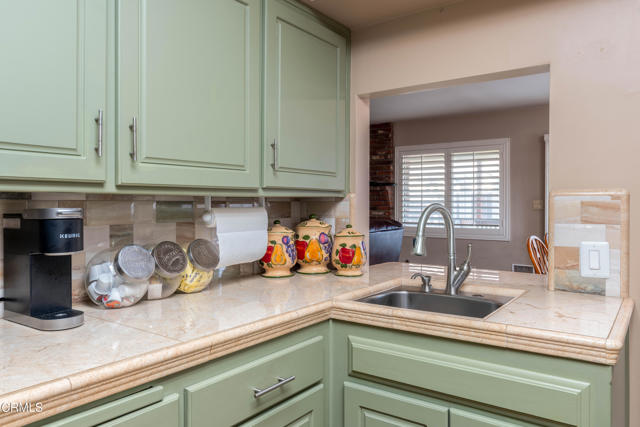 Detail Gallery Image 13 of 41 For 416 Bermuda St, Bakersfield,  CA 93309 - 3 Beds | 2 Baths