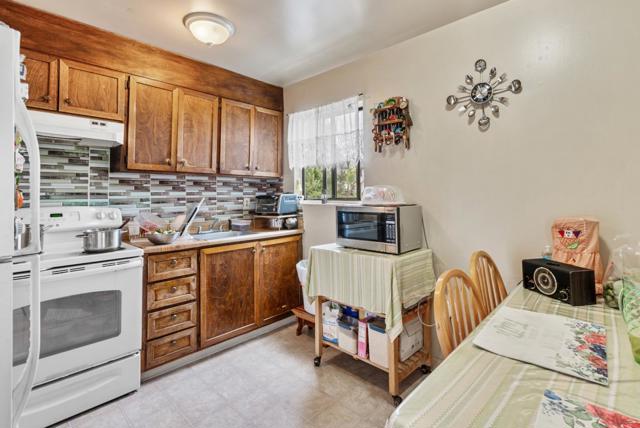 2945 Capitola Road, Santa Cruz CA: https://media.crmls.org/mediaz/4ff2a09a-dd3d-4b0e-b184-1c217288926c.jpg