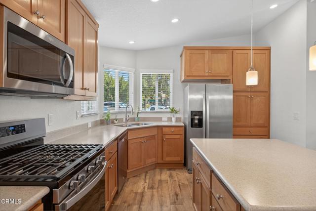 1075 Loma Drive, Ojai CA: https://media.crmls.org/mediaz/4ff3794e-c852-4073-a28a-a9fe34c0055d.jpg