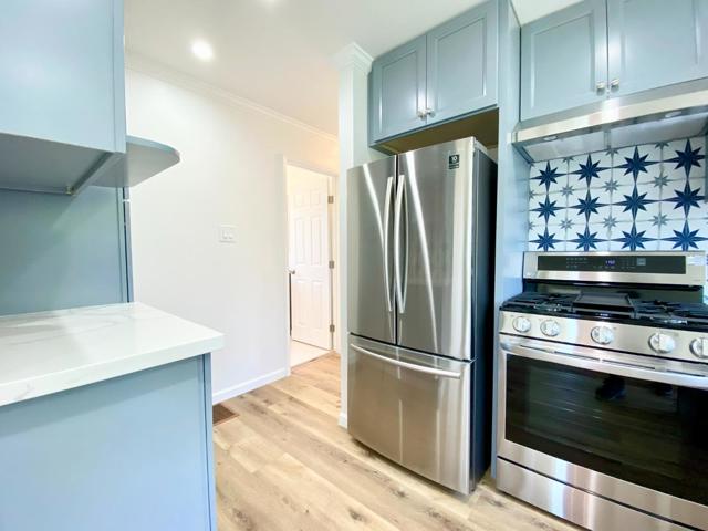 1076 Grand Avenue, South San Francisco CA: https://media.crmls.org/mediaz/4ff3a2f8-cbed-4f12-a007-77b400276bb8.jpg