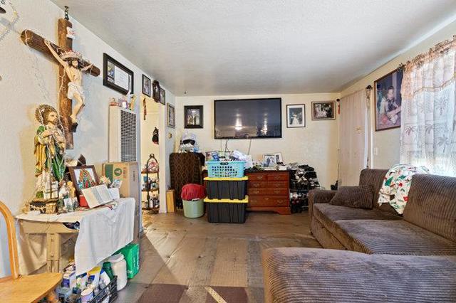 723725 Kilbreth, Salinas CA: https://media.crmls.org/mediaz/4ff3d986-f9d7-4dea-b5d8-eb6b6d03ebe7.jpg