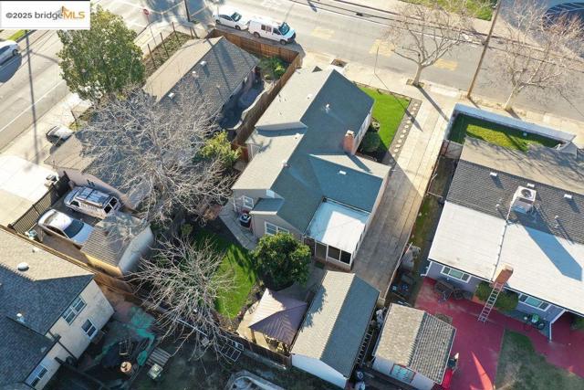 1711 D St, Antioch CA: https://media.crmls.org/mediaz/4ff3e487-a470-45dd-9f83-548a92b41d3f.jpg