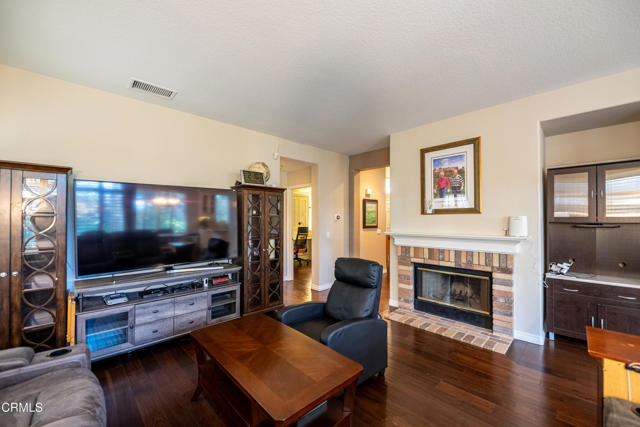 Detail Gallery Image 8 of 24 For 621 Hawks Bill Pl, Simi Valley,  CA 93065 - 4 Beds | 3 Baths