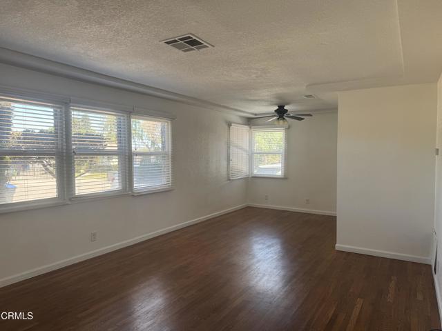 Detail Gallery Image 4 of 30 For 938 Ford St, Corona,  CA 92879 - 3 Beds | 2 Baths