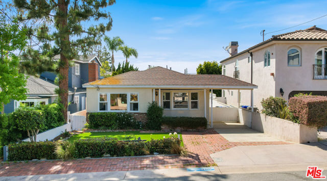2205 ELM Avenue, Manhattan Beach, California 90266, 2 Bedrooms Bedrooms, ,2 BathroomsBathrooms,Residential,Sold,ELM,22148905