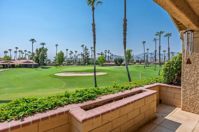 49 Camisa Lane, Palm Desert CA: https://media.crmls.org/mediaz/4ff52057-b625-4643-972c-d8c6fcd4486a.jpg