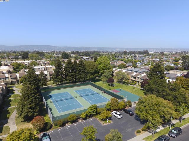 3112 La Campania, Alameda CA: https://media.crmls.org/mediaz/4ff61386-422e-462c-85d3-c9d24f351078.jpg