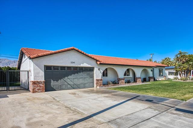 2241 N San Gorgonio Road, Palm Springs CA: https://media.crmls.org/mediaz/4ff62f5c-b591-464b-af2a-371fa12bffc5.jpg