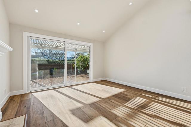 819 Daphne Court, Carlsbad CA: https://media.crmls.org/mediaz/4ff675f9-516f-43f0-b3f1-4eeecc7efe4a.jpg