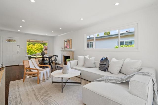 3123 Wessex Way, Redwood City CA: https://media.crmls.org/mediaz/4ff6ab6b-8b96-45d4-b8e3-61e05fa2ec99.jpg