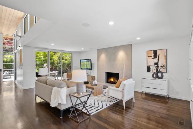 Image 7 of 64 For 211 Manor Drive