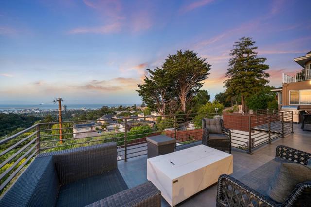 1548 Los Montes Drive, Burlingame CA: https://media.crmls.org/mediaz/4ff74747-e3c0-4e46-a90a-f2bea95b6e1e.jpg