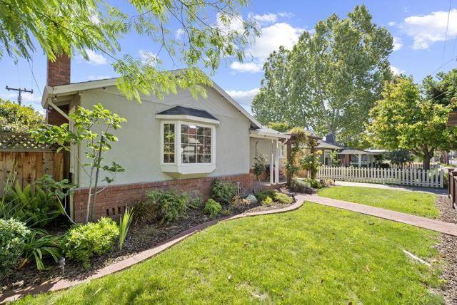 1986 Cottle Avenue, San Jose CA: https://media.crmls.org/mediaz/4ff779f4-eafc-45be-9cd8-2023f9670b4b.jpg