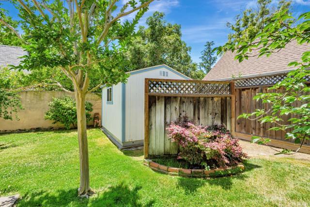 1690 Castilleja Avenue, Palo Alto CA: https://media.crmls.org/mediaz/4ff77e62-0ca4-4d9d-a332-7724e79edc61.jpg