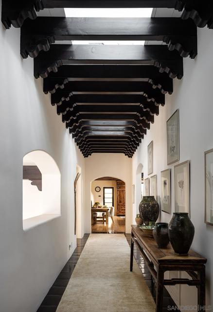 6977 Las Colinas, Rancho Santa Fe CA: https://media.crmls.org/mediaz/4ff78cf8-8489-47a4-9840-26e06d5c3b35.jpg