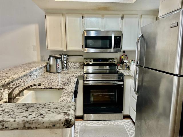 Detail Gallery Image 5 of 28 For 9260 Towne Centre Drive #23,  San Diego,  CA 92121 - 2 Beds | 1/1 Baths